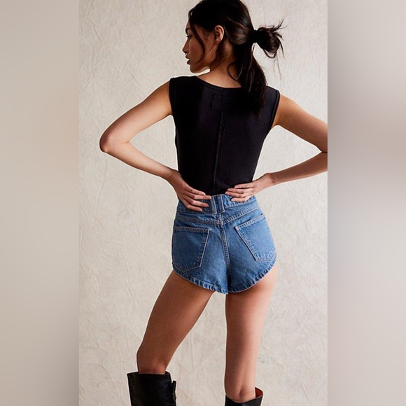 We The Free Prince Street Denim Shorts Size 26 A1 - Picture 2 of 6